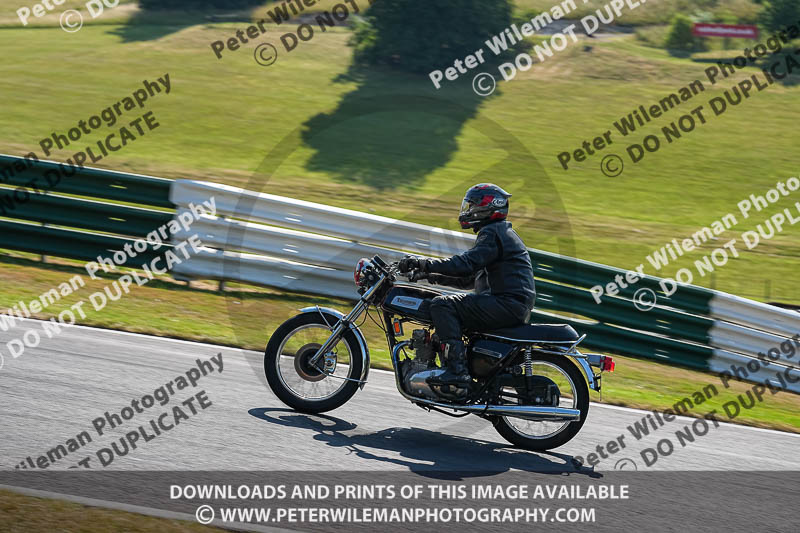 cadwell park;cadwell park photographs;cadwell trackday photographs;enduro digital images;event digital images;eventdigitalimages;peter wileman photography;racing digital images;trackday digital images;trackday photos